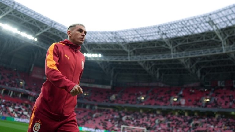 Lucas Torreira Beyoğlu’nda yumruklu saldırıya uğradı, şüpheli gözaltında