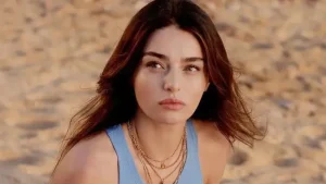 ‘Muhtemel Aşk’ dizisinde kadın başrol Ayça Ayşin Turan oldu